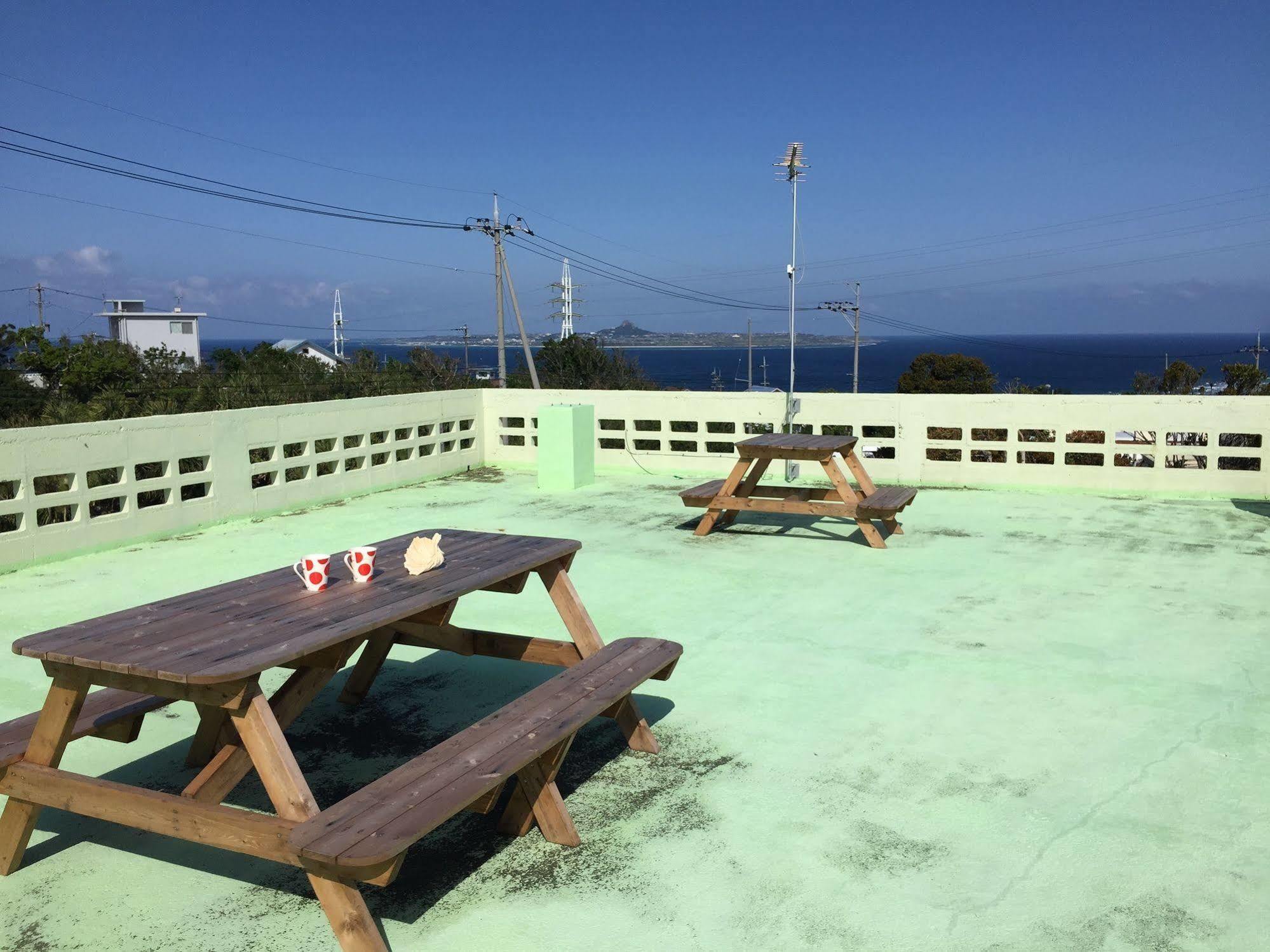 Guesthouse Seagull Village Motobu Exterior photo