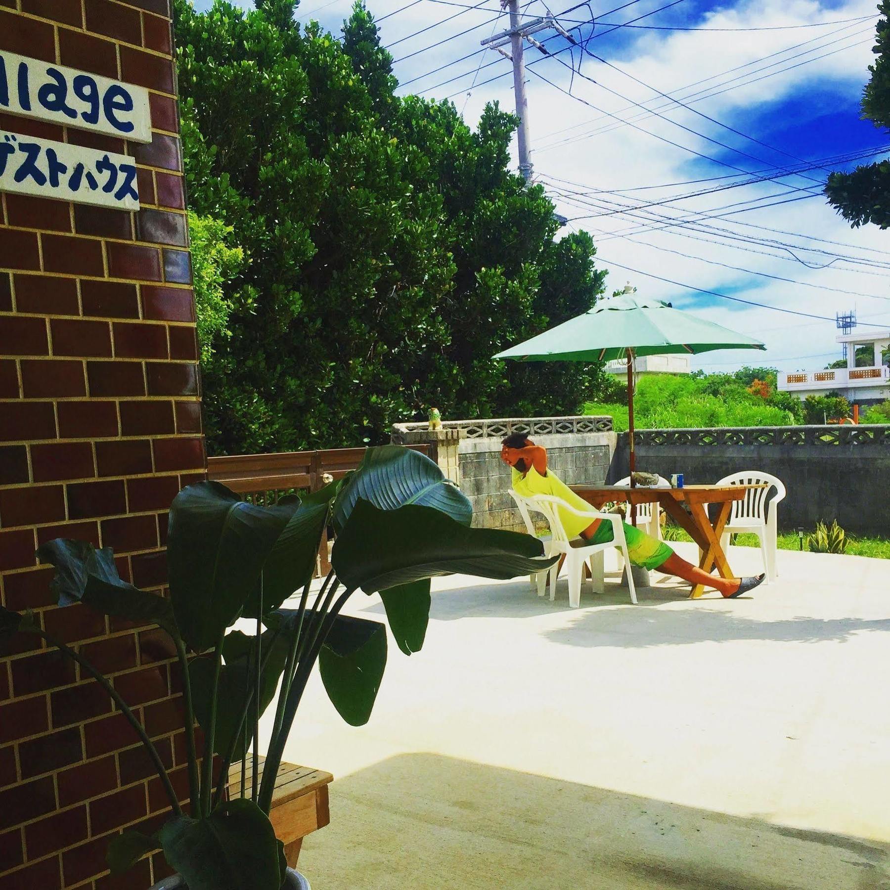 Guesthouse Seagull Village Motobu Exterior photo
