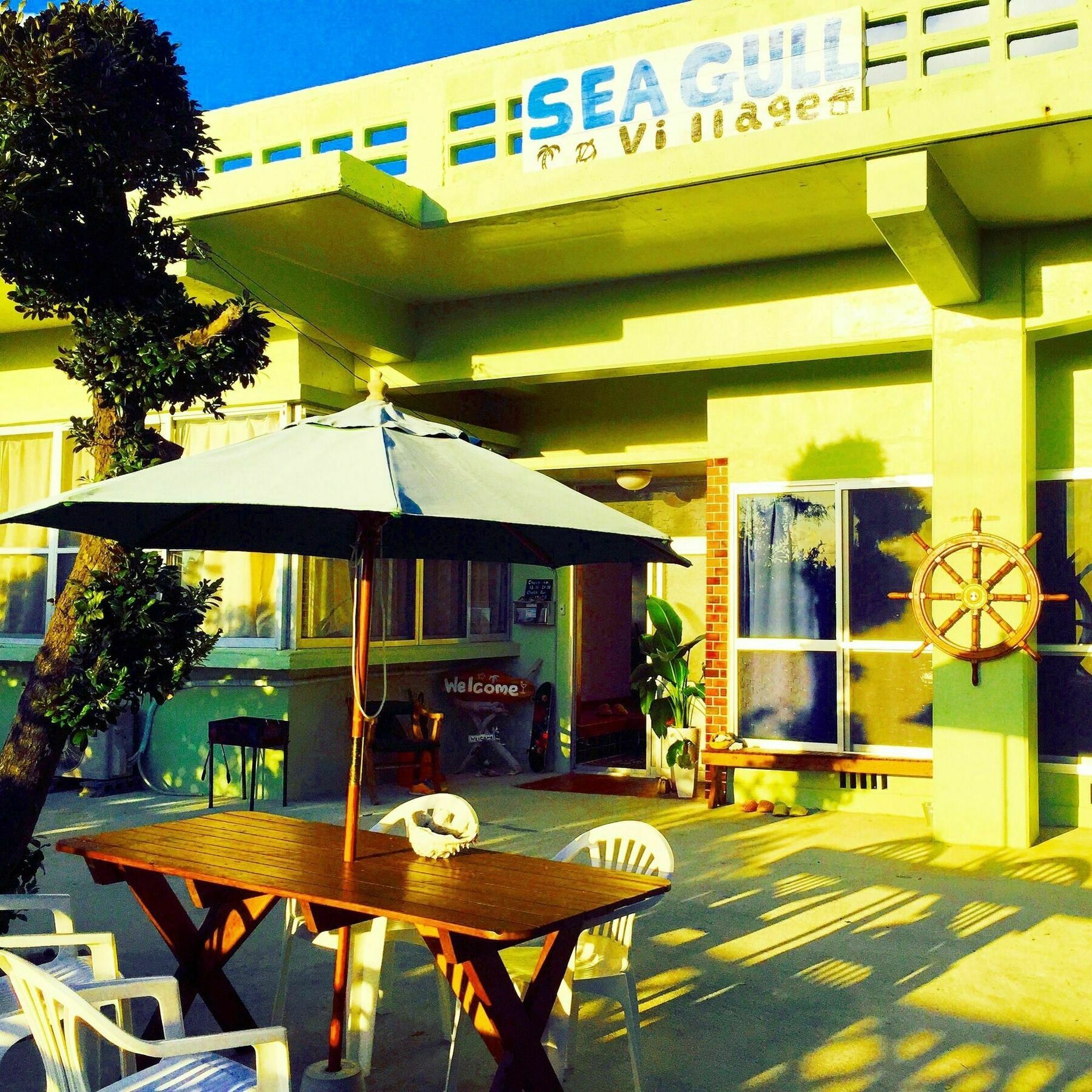 Guesthouse Seagull Village Motobu Exterior photo